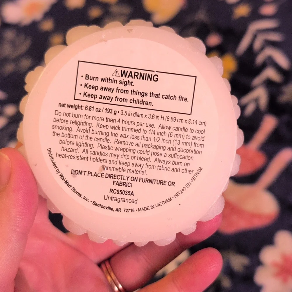 Elegant White Cake-Shaped Candle